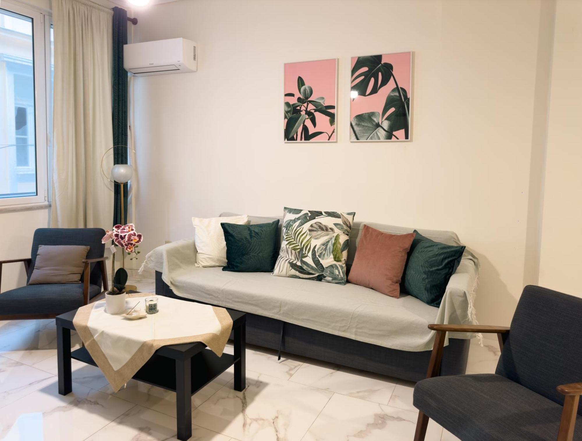 Nikitara Nook-close To Metro And Train