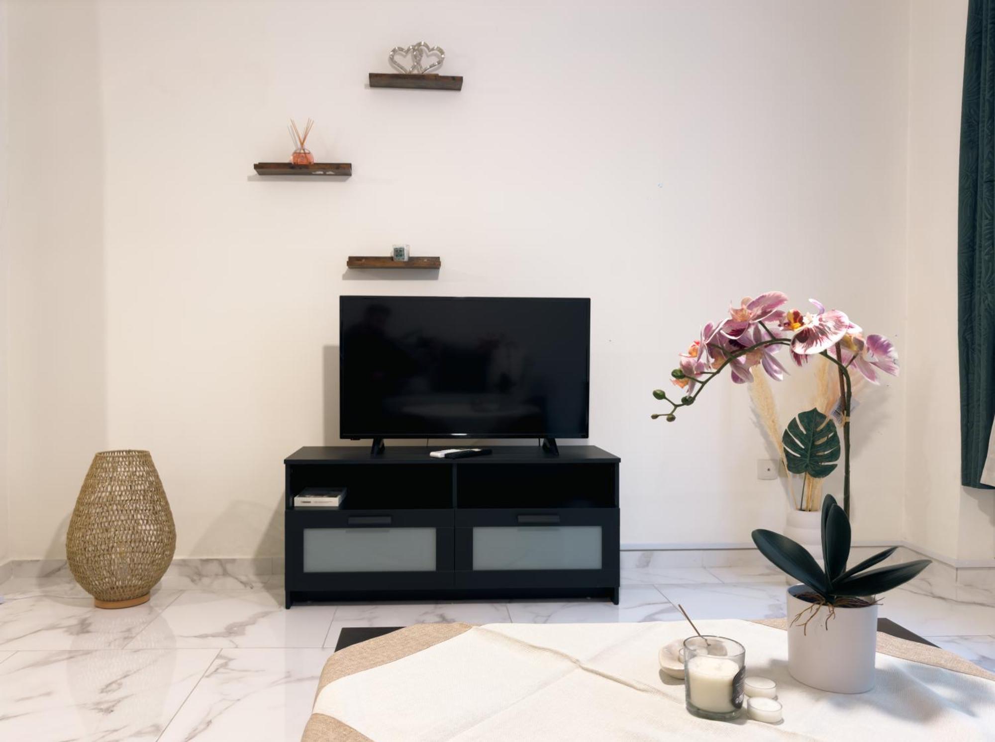 Apartment Nikitara Nook-close To Metro And Train *