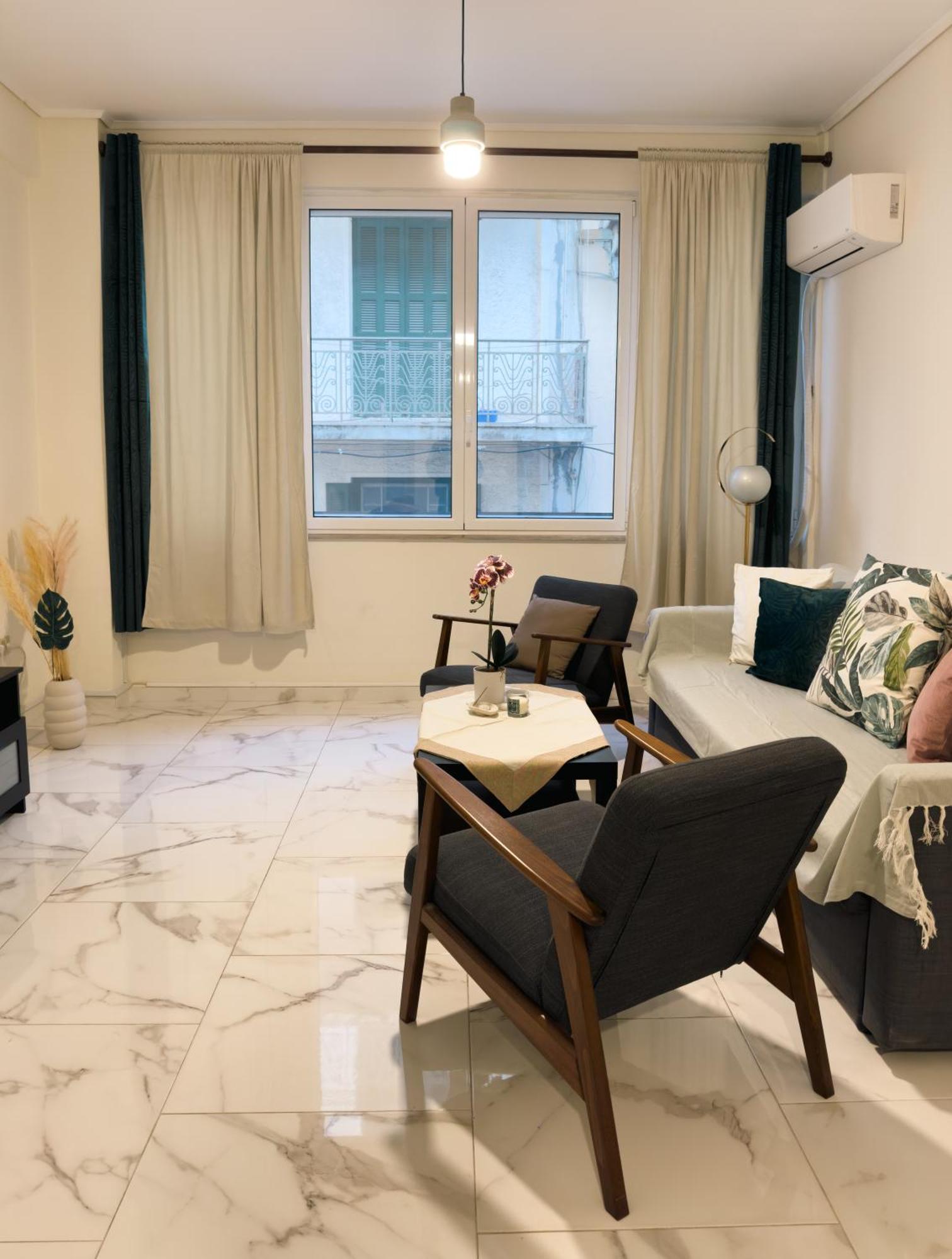 Nikitara Nook-close To Metro And Train *