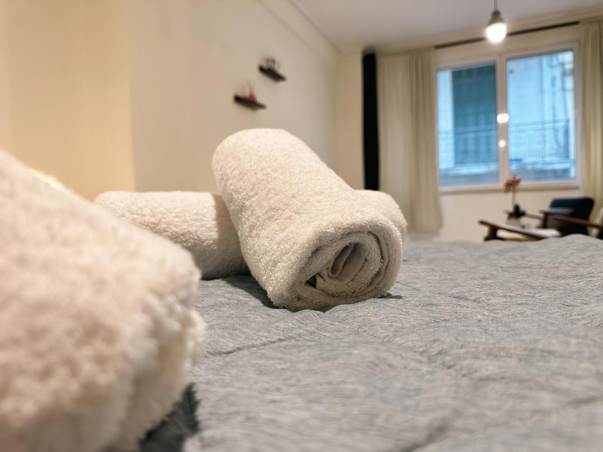 Nikitara Nook-close To Metro And Train