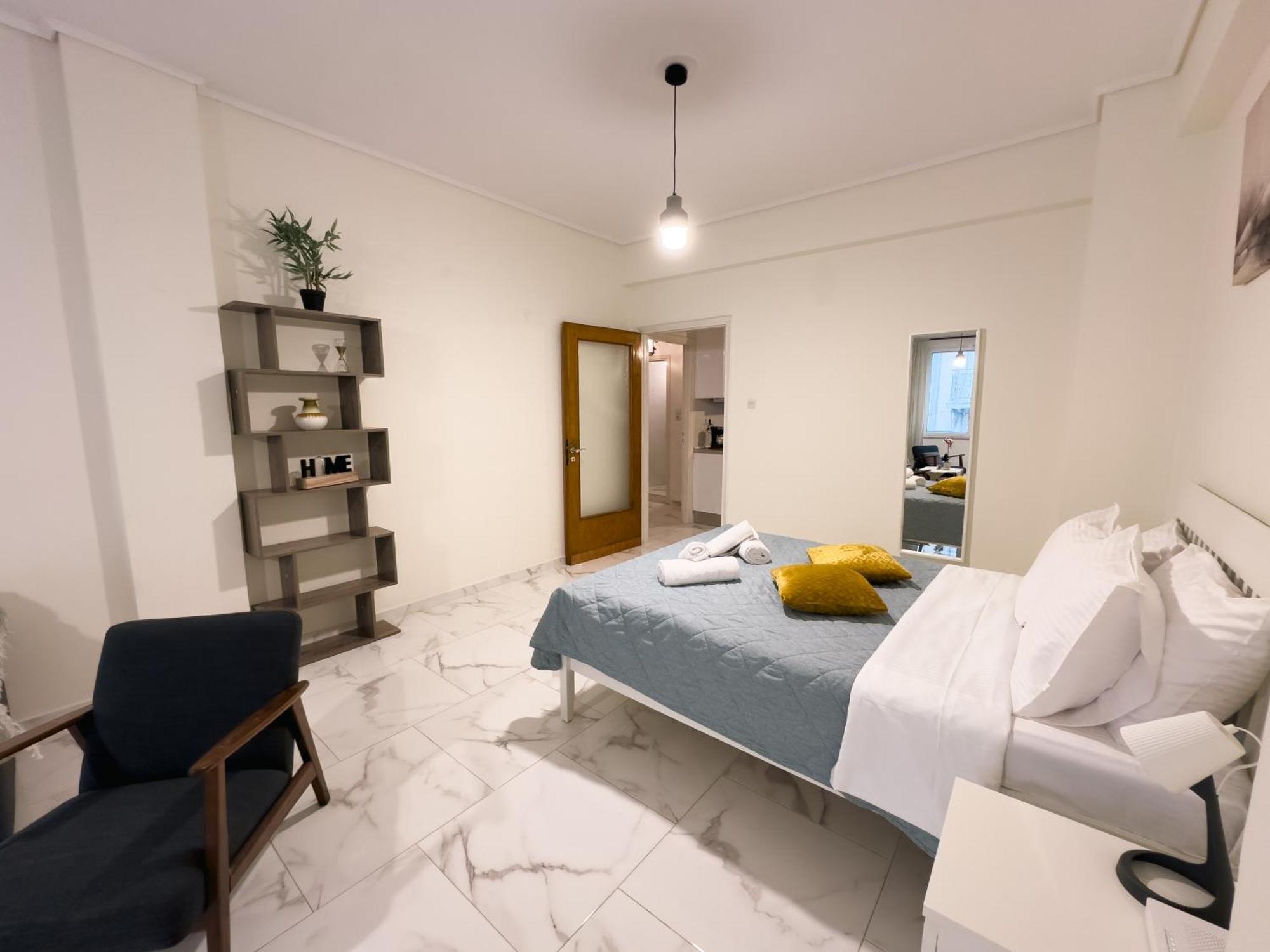 Nikitara Nook-close To Metro And Train Apartment *