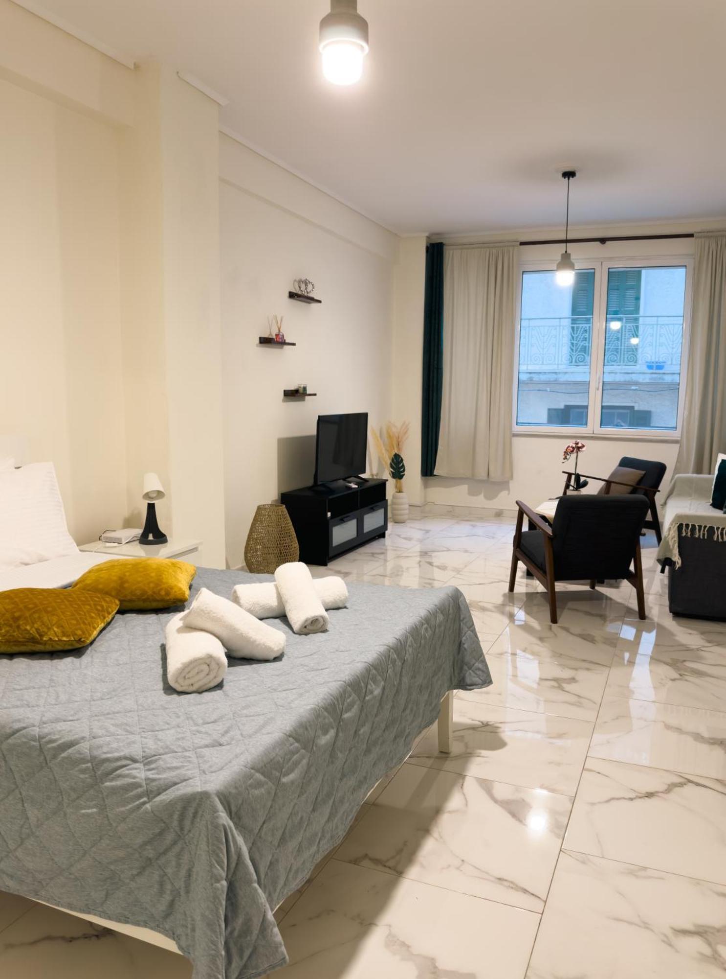 Nikitara Nook-close To Metro And Train *